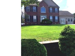 27 Country Dr, Pottstown, PA 19464