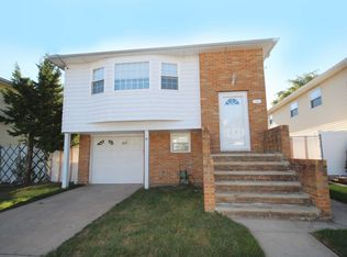 548 Powell St, Staten Island, NY 10312