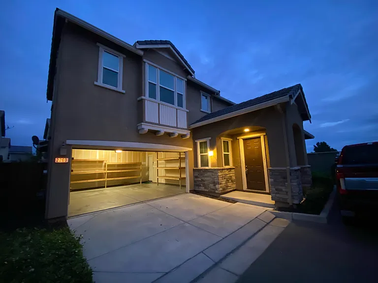 2260 Gallery Dr — Photo 3