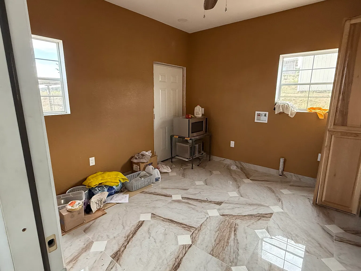 1 bed, 900 sqft, $1,200 — Photo 3