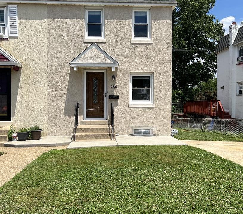 1st image of 186 Crum Creek Dr
