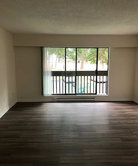 4299 Departure Bay Rd — Photo 19