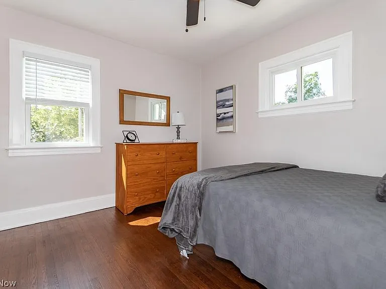 10705 Saint Mark Ave — Photo 26
