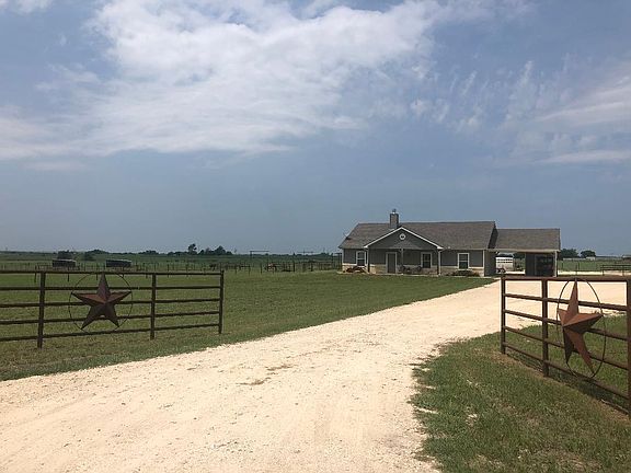 2nd image of 610 County Road 233
