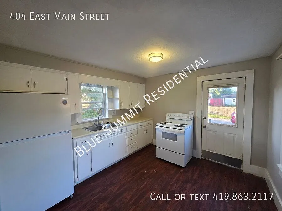2 Bed, 1 Bath Home with terrace | Crestline, OH — Photo 4