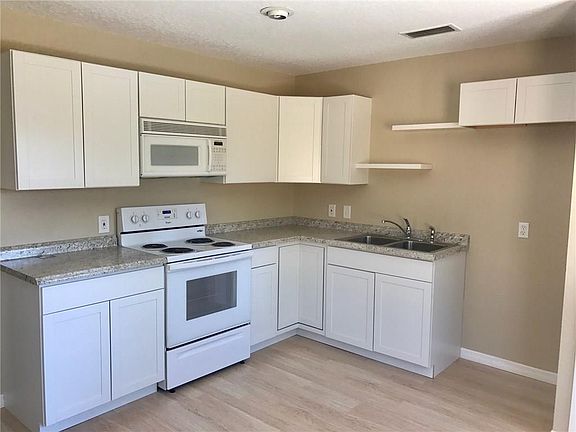 5th image of 425 13th Pl SW
