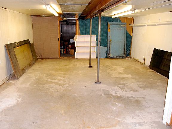 4th image of 814 Lake Street