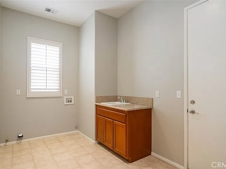 49142 Barrymore St — Photo 10