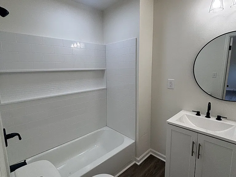 2535 Martin Cir — Photo 5