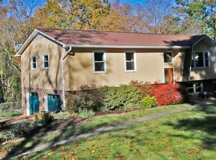 2 Oak Ct, Candler, NC 28715