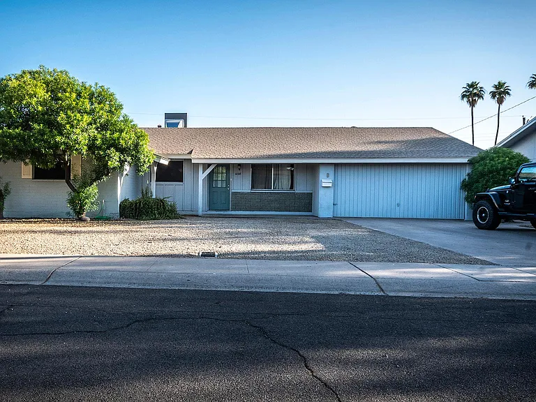 1028 E Wesleyan Dr — Photo 9