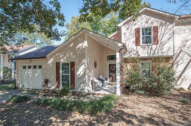 1st image of 11109 Sevilla Ct