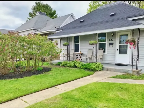 620 N 18th St, Escanaba, MI 49829