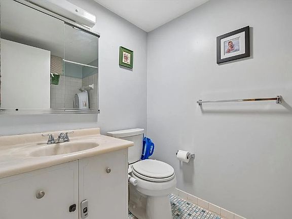 2nd image of 5061 N 32nd St