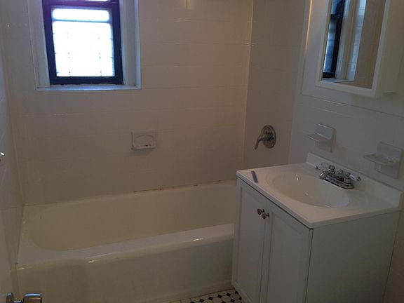 5th image of 4812 Skillman Ave