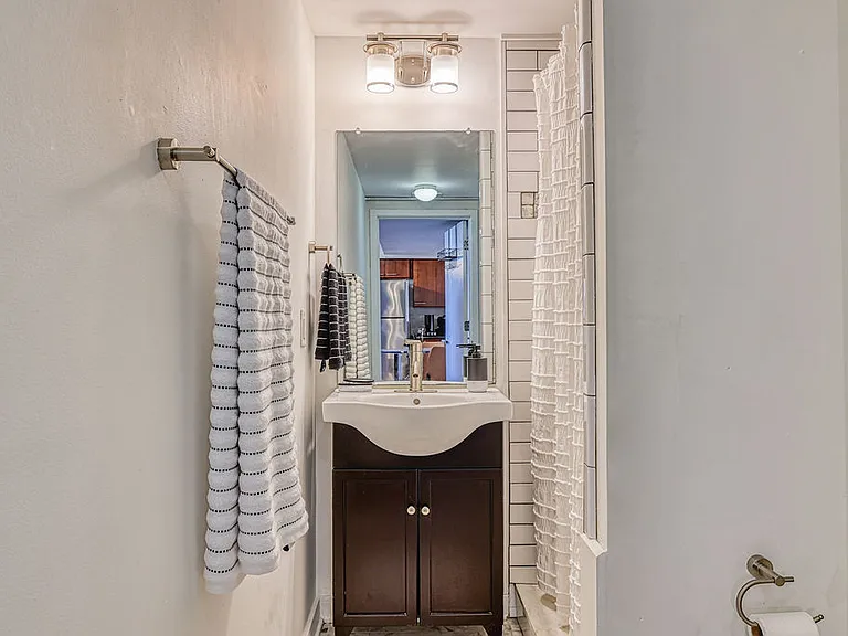 555 Berrien St #555B — Photo 12