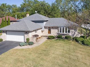 660 Naoma Dr, Crete, IL 60417