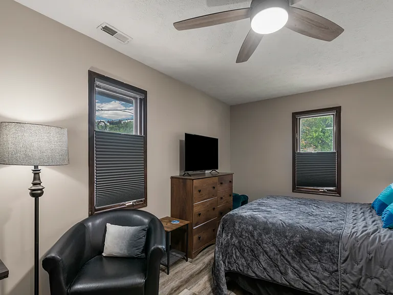 5008 NW Radial Hwy #2 — Photo 45