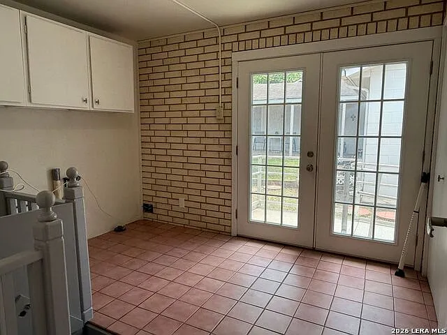 1910 McKinley Ave — Photo 17