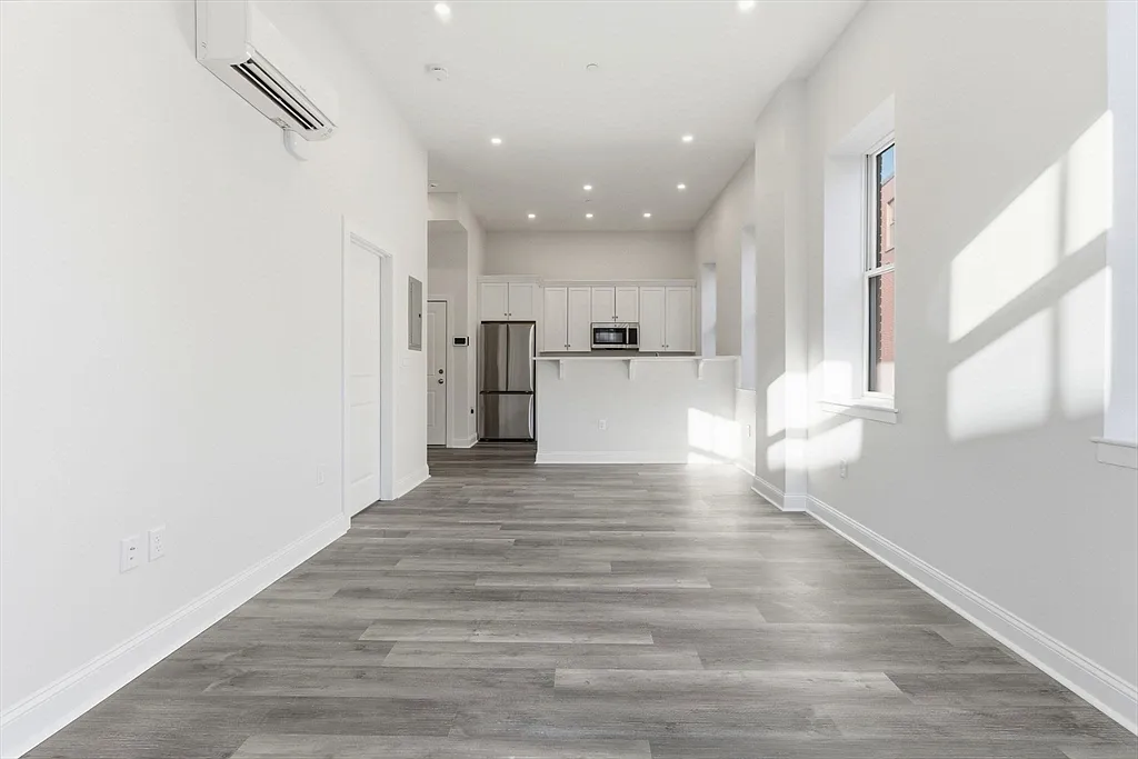 1 bed, 1.0 bath, 650 sqft, $2,150 — Photo 3