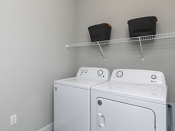 5th image of 950 Jordan Creek Pkwy #210