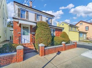 15 Euclid Pl, New Rochelle, NY 10805