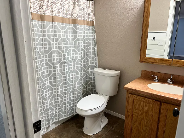 5554 Cypress St — Photo 16