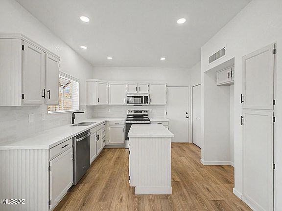 4th image of 3712 W Butterfly Ln