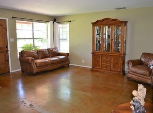 520 Minter St, Uvalde, TX 78801