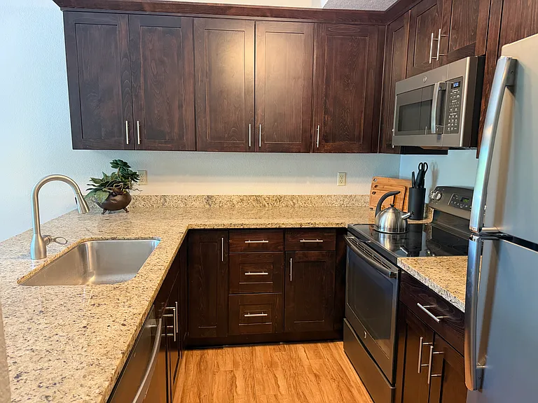 280 NW Holly St #6 — Photo 91