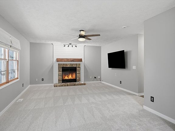 4th image of 2623 Persimmon Pl