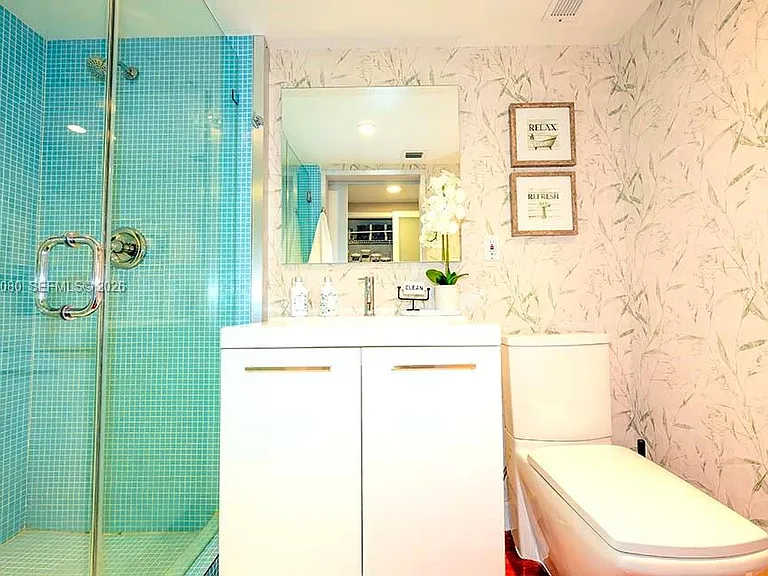 3600 Mystic Pointe Dr #718 — Photo 14