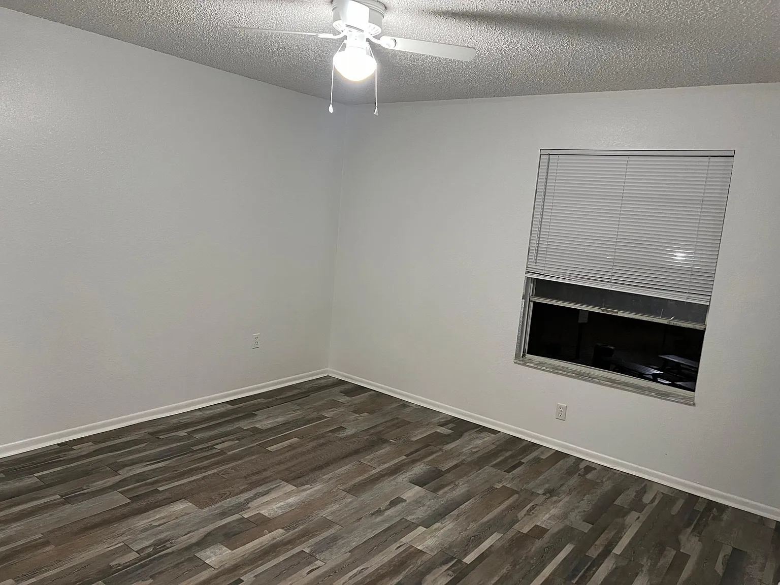 3 bed, 1389 sqft, $1,735 — Photo 3