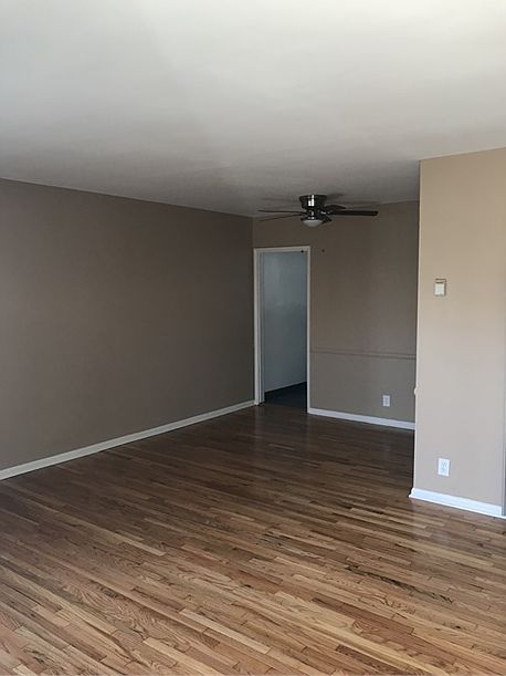 2nd image of 11601 Victory Blvd #21