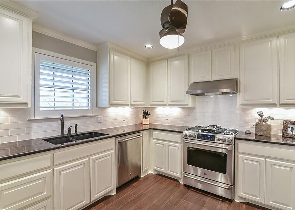 1st image of 4907 Shady Springs Dr