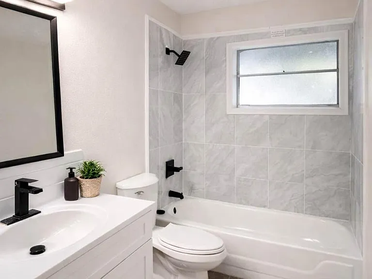7029 Glenview Dr — Photo 5