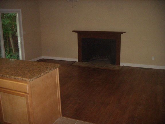 3rd image of 1506 Kuehnle Ave
