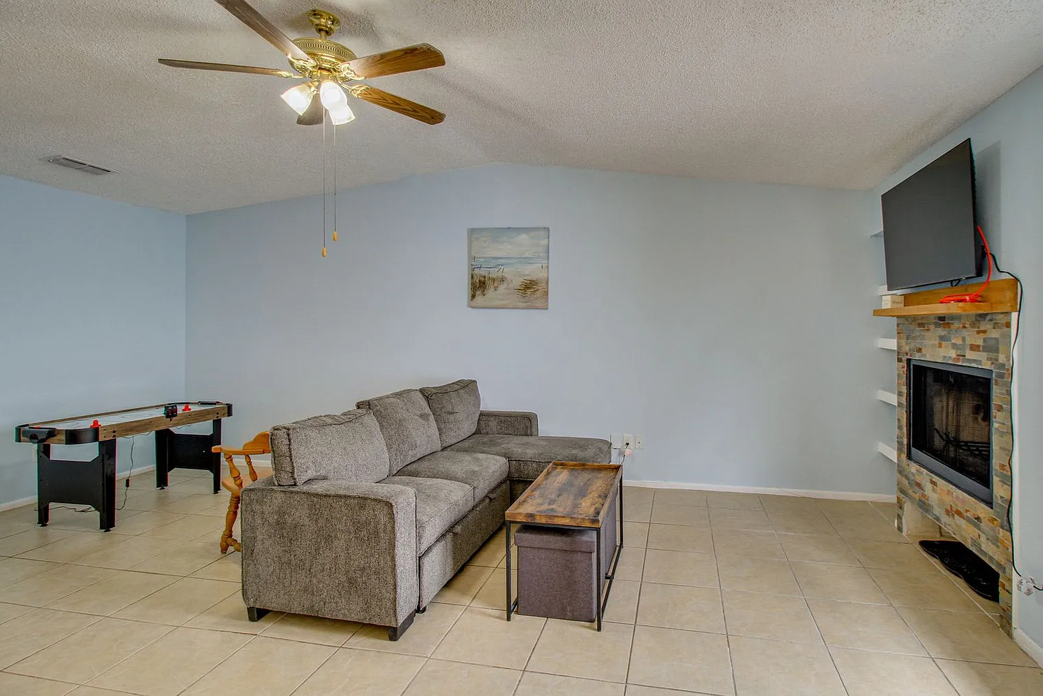 2 bed, 2.0 bath, 1097 sqft, $3,258 — Photo 3