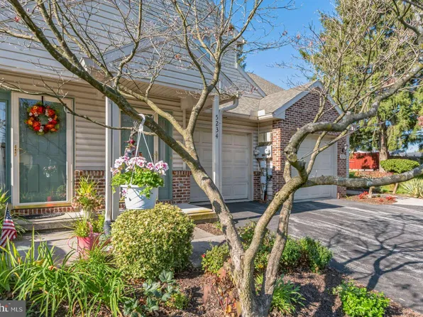 5234 Cobblestone Dr, Mechanicsburg, PA 17055