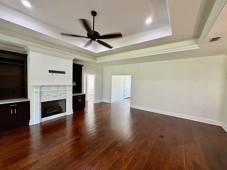 1282 Prairie View Ln — Photo 3