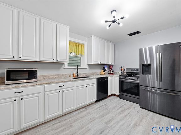 3rd image of 3108 Grayland Ave