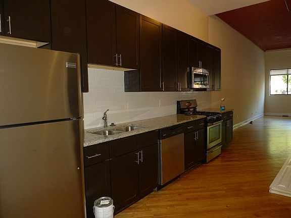 2nd image of 1448-50 N Leavitt St #1448-1F