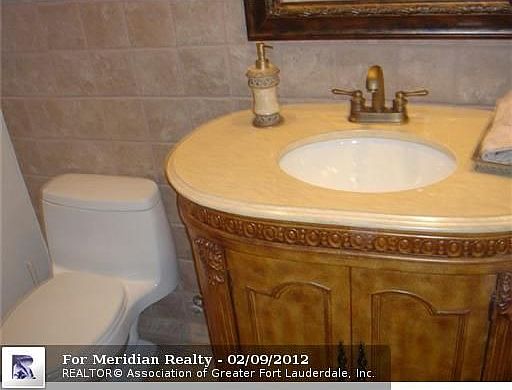3rd image of 3800 Galt Ocean Dr APT 303
