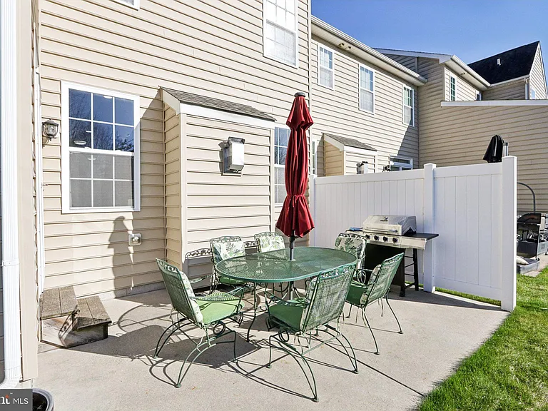 1035 Thorndale Dr — Photo 57