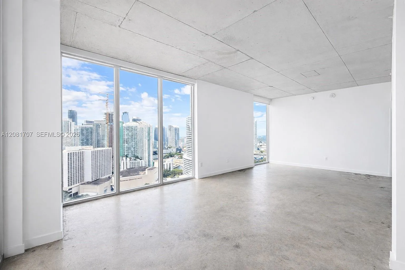 Centro Condo — Photo 1