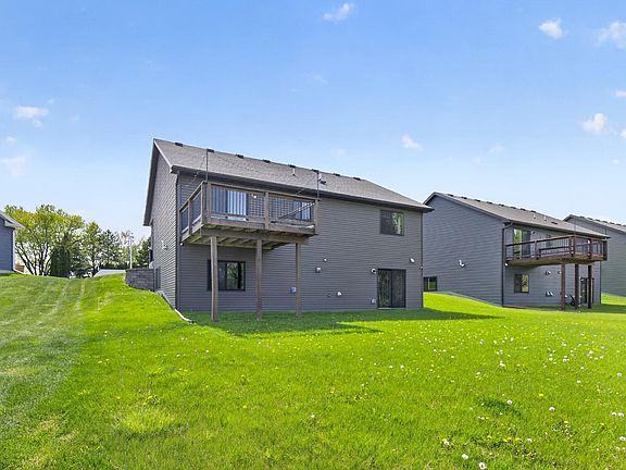 3rd image of 36 Sunnydale Ln SE