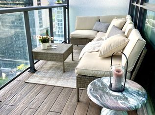 290 Adelaide St W #1902, Toronto, ON M5V 1N1