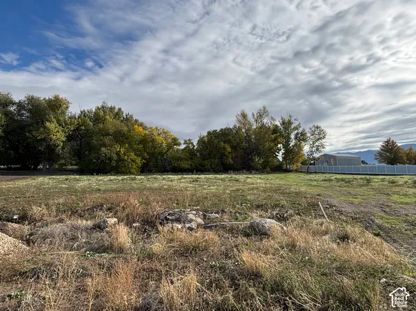 1158 W 3425 N, Pleasant View, UT 84414