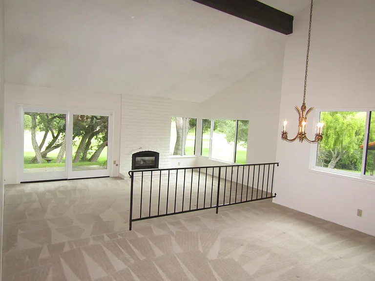 48 Stanford Cir — Photo 6