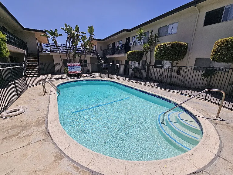 12522 Paramount Blvd #6 — Photo 3